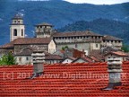 Paricolare punto di vista del castello di Lerma, uno dei pi� belli della zona. Realizzata alla fine del XV secolo da Luca Spinola, ricco ed influente patrizio genovese.

Canon PowerShot SX100 IS - f/8 - ISO 100 - focale 51mm