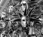 La maschera tra le maschere La maschera tra le maschere