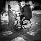 Ciclista con borraccia