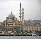 Istanbul - Moschea nuova dal Bosforo Istanbul - Moschea nuova dal Bosforo