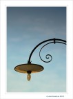 Un ricciolo...per la luce. Un ricciolo...per la luce.