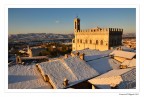 Prima neve sui tetti di Gubbio