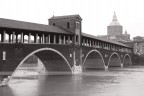 il ponte vecchio a Pavia, l'acqua � davvero alta! 
Canon eos 60d
canon ef 35 f2
iso 125
1/30
f 7,1