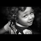 Ti chiamer� "uomo",
quando disarmerai il mondo
con l'irriverente ironia del tuo sguardo;

...ad ogni traccia di vento
che ti riporter� indietro,
tra ricordi di nocciole e di muschio selvatico; 

ti chiamer� "uomo",
per quel che sarai comunque
con la forza del tuo sorriso.