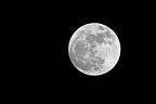 se guardi in alto c'è ancora la luna.. se guardi in alto c'è ancora la luna..
