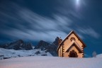 Chiesetta al Passo Rolle Chiesetta al Passo Rolle