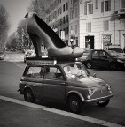 In macchina o a piedi?!?