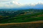 Ultimi raggi di sole,  "scansionano" le colline delle Valli del Misa e del Nevola AN