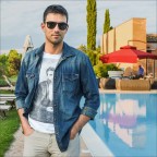 Primi tentativi di ritratto.. pareri e critiche sono ben accetti, sia per lo scatto che per la PP...

un caro saluto,
Jacopo