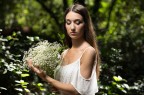 ritratto a luce naturale. ritratto a luce naturale.