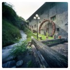 ... e cade giù ! ;/) pinhole ... e cade giù ! ;/) pinhole