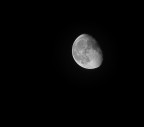Luna in notte nebbiosa Luna in notte nebbiosa