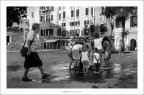 guardando il passato, ignorando il futuro guardando il passato, ignorando il futuro