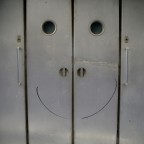 il portone ridanciano