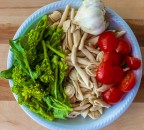 orecchiette con le cime di rapa orecchiette con le cime di rapa