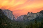 Sunset over Yosemite Valley, California.
A99, 35mm, 0.4s a f/8, ISO 50.