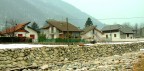 Case.....sul fiume. Case.....sul fiume.