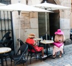 A Lione, due signore apparentemente d'altri tempi calate nella modernit�.