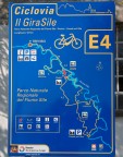 Pedalando lungo il fiume Pedalando lungo il fiume