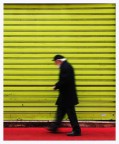 Passante tra i colori