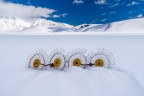 | Wheels in the snow | | Wheels in the snow |