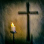 Sono un cattivo cristiano, ne sono cosciente. Ma nelle scuole dei miei nonni e genitori c�era il crocifisso. Non sono disposto, in nome del multiculturalismo, a rinunciarvi.
(Franco Frattini)