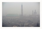 Città tra la nebbia Città tra la nebbia