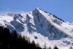 Credo sia il Cappello d'Envie 2556 metri. Credo sia il Cappello d'Envie 2556 metri.