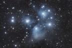 L�ammasso aperto delle Pleiadi nella costellazione del Toro, ripreso dai cieli della Sardegna.
Integrazione di 99 scatti da 30� ciascuno.