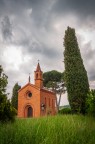 la chiesetta rossa la chiesetta rossa