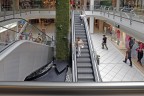 Al centro commerciale Al centro commerciale