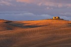 Ultimi raggi di sole sul podere toscano Ultimi raggi di sole sul podere toscano