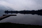 Lago di Pusiano, in grigio