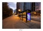 Fermata dell'autobus di Chicago downtown con effetto strisciato. 

Critiche e suggerimenti ben accetti.