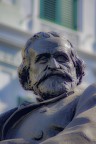 Statua di Giuseppe Verdi a Trieste. Trieste fu la prima citt a dedicare il suo teatro a questo compositore, svegliando di notte i consiglieri comunali e facendo cos in modo che l'amministrazione austroungarica non potesse revocare la scelta.
Graditi pareri personali e commenti tecnici
Furyo