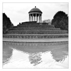 Il tempietto Capra a Parco Querini Il tempietto Capra a Parco Querini