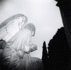 holga, ilford 125 asa

ultima delle riesumazioni holghe (x davvero :D)

staglieno - cimitero monumentale di genova

Suggerimenti opinioni e critiche sempre ben accetti