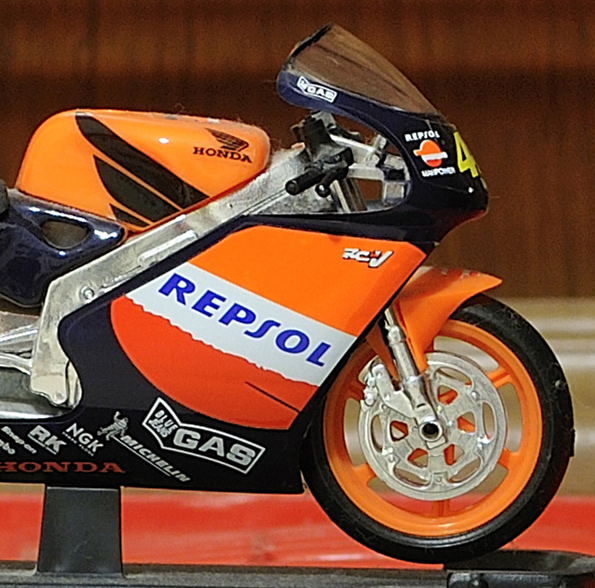 105VR-f8.jpg
