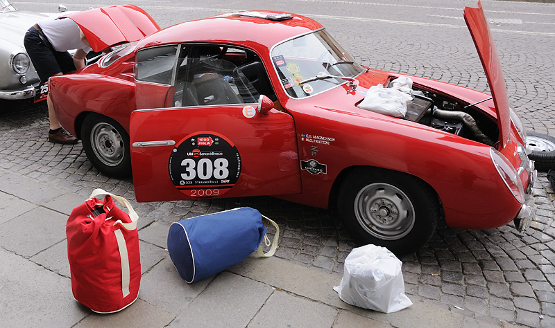 13. Si preparano i bagagli.jpg