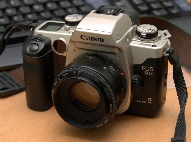800px-EOS_50e.jpg