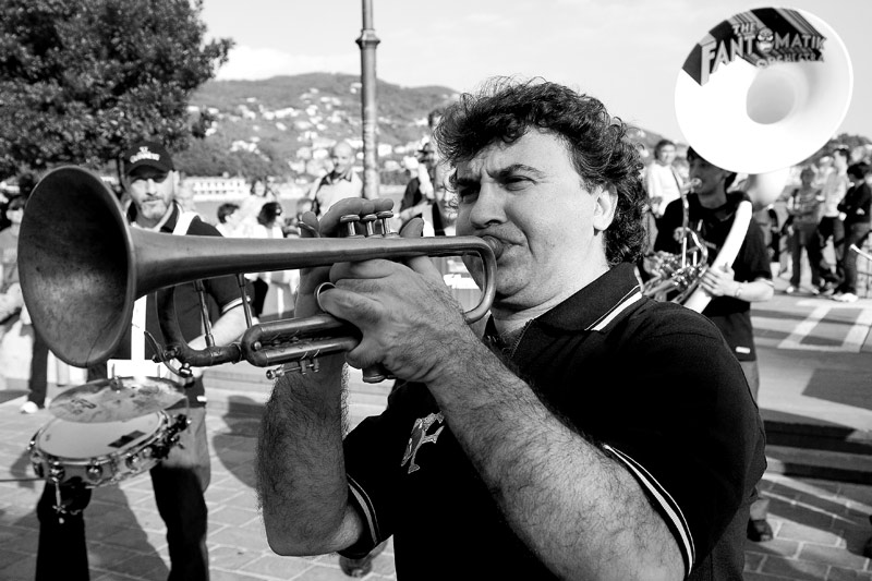 banda3bw.jpg