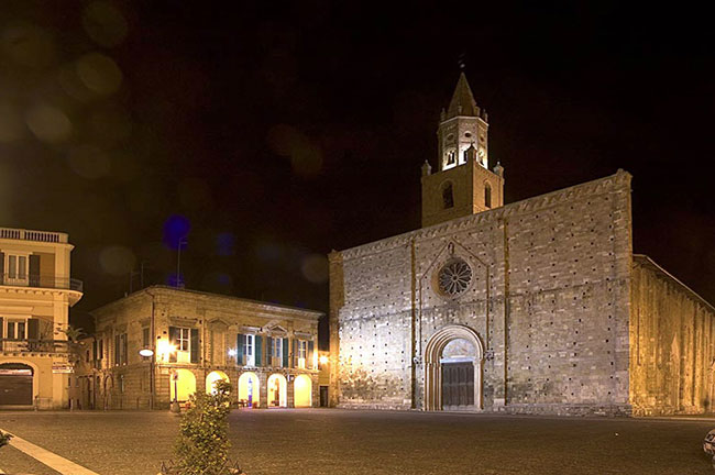 duomo-atri-dritto.jpg