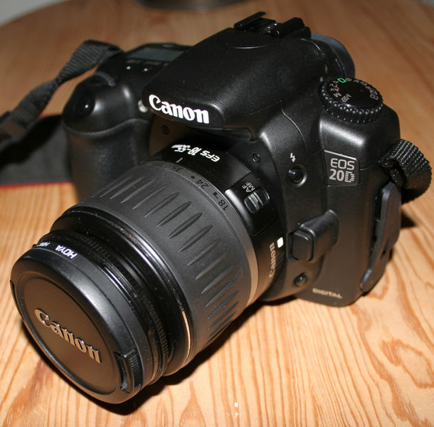 EOS20DRoby.jpg