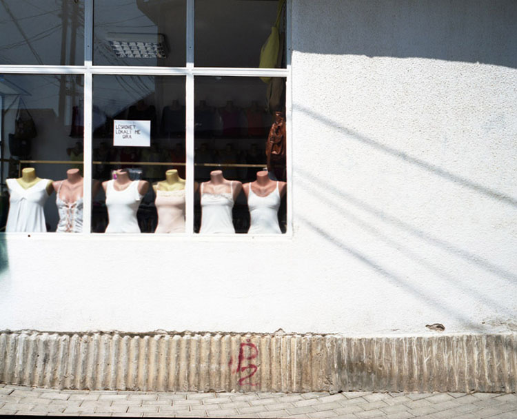 kossovo_2009_08 copy.jpg