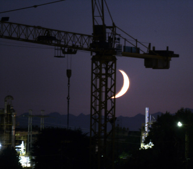 la luna ribuss�W.jpg