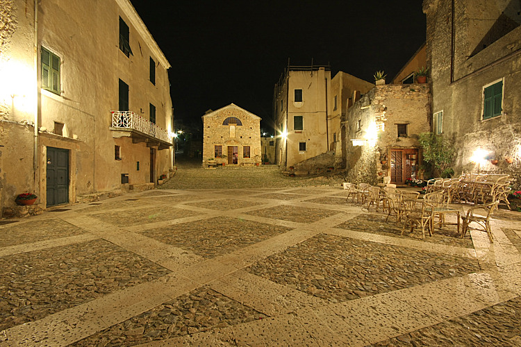 LA PIAZZETTA.jpg