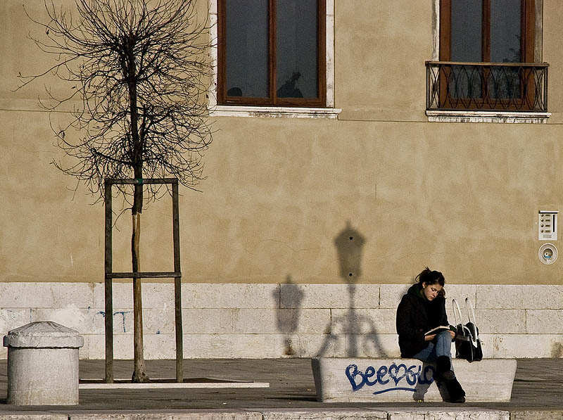 Leggendo si accende un'idea2.jpg