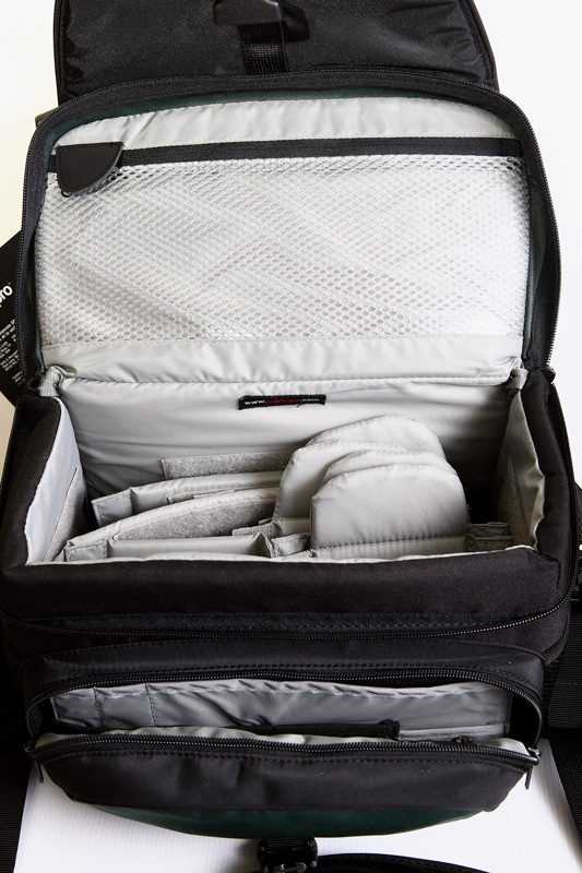 Lowepro-Nova-4_2.jpg
