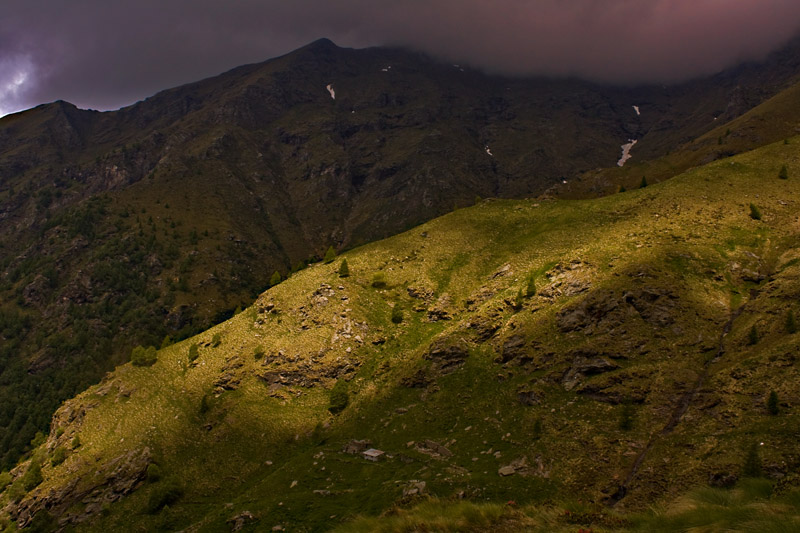 luce_sulla_collina.jpg