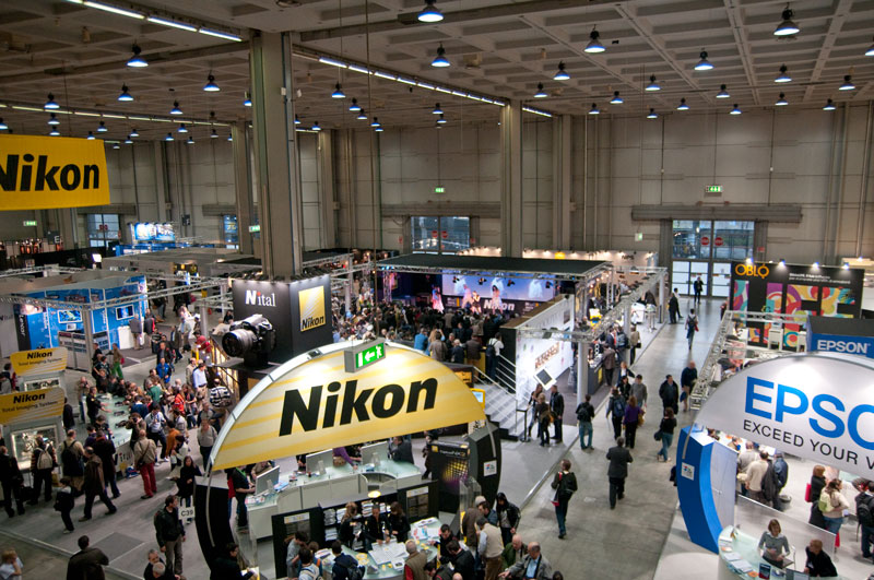 nikonstand.jpg